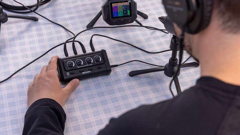 Zoom ZHA-4 Handy Headphone Amplifier