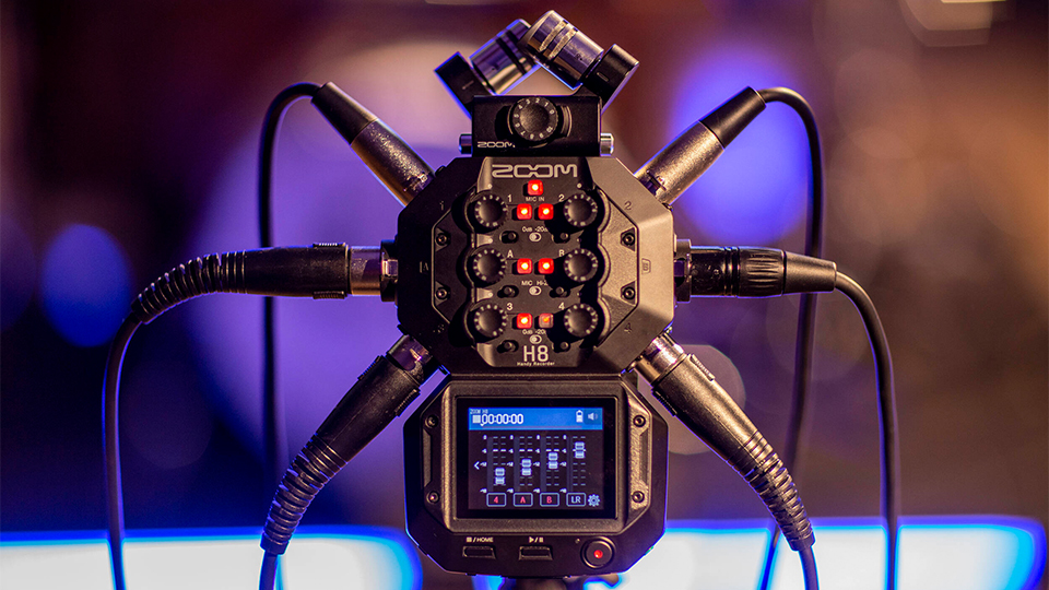 Zoom H8 8-Input / 12-Track Portable Handy Recorder Zoom H8 8-Input / 12-Track Portable Handy Recorder