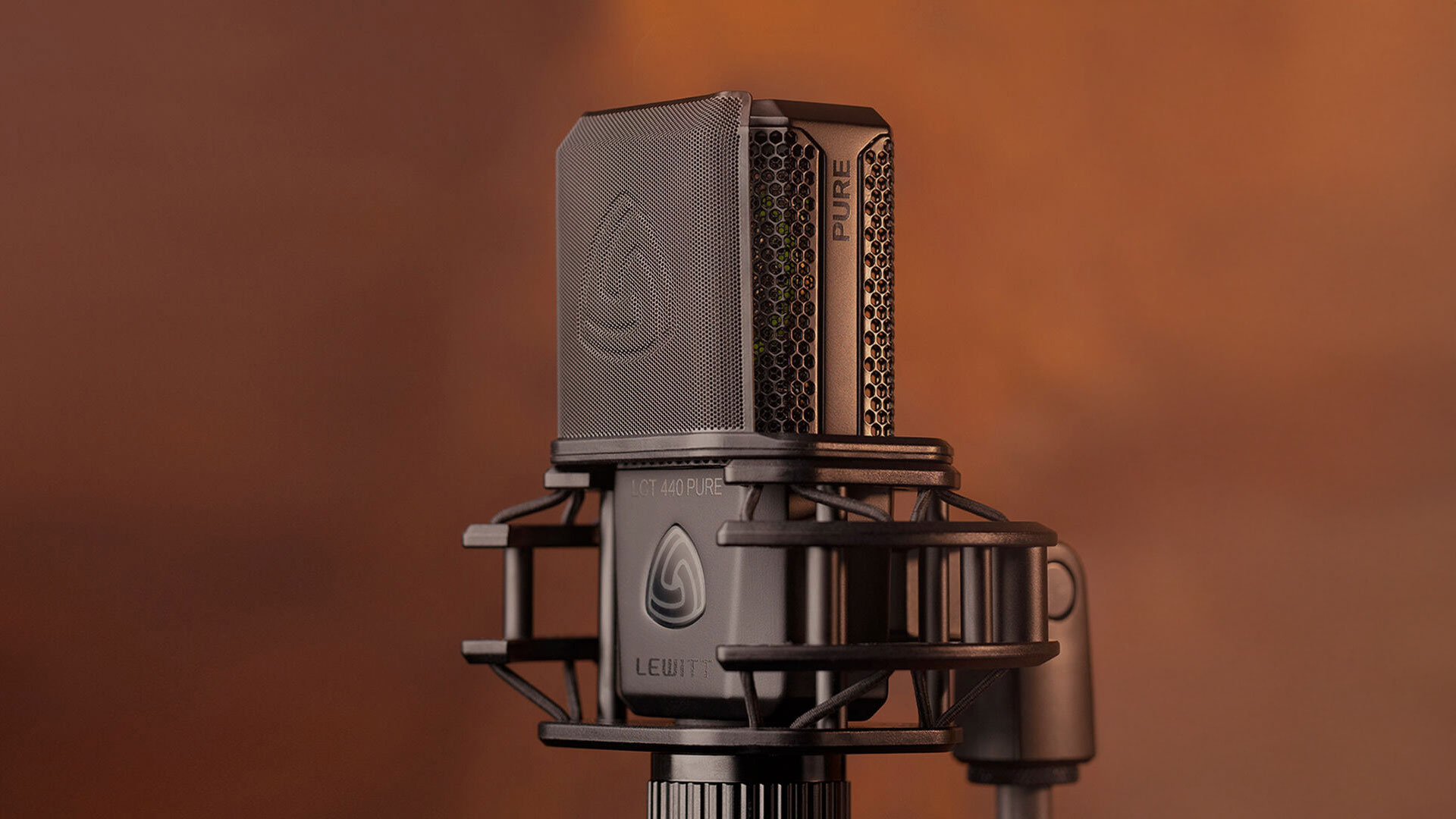 Lewitt LCT 440 PURE Large-Diaphragm Cardioid Condenser Microphone Lewitt LCT 440 PURE Large-Diaphragm Cardioid Condenser Microphone