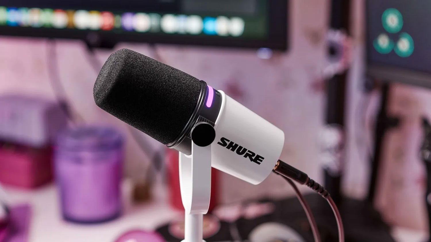 Shure MV7+ Podcast XLR/USB Microphone Shure MV7+ Podcast XLR/USB Microphone