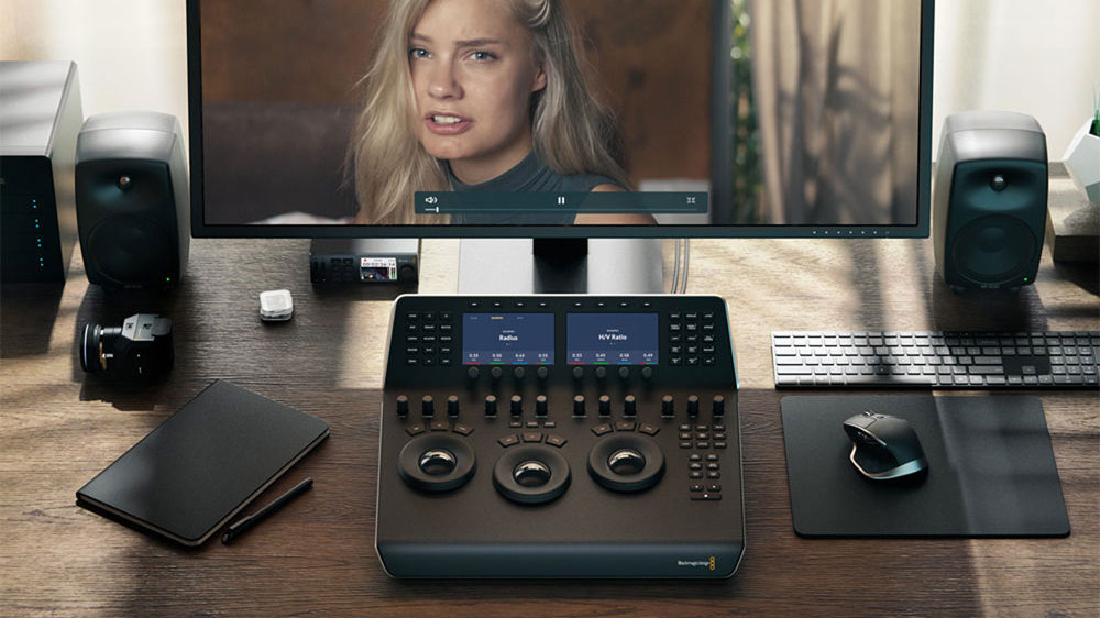 Blackmagic Design DaVinci Resolve Mini Panel with Resolve Studio Software