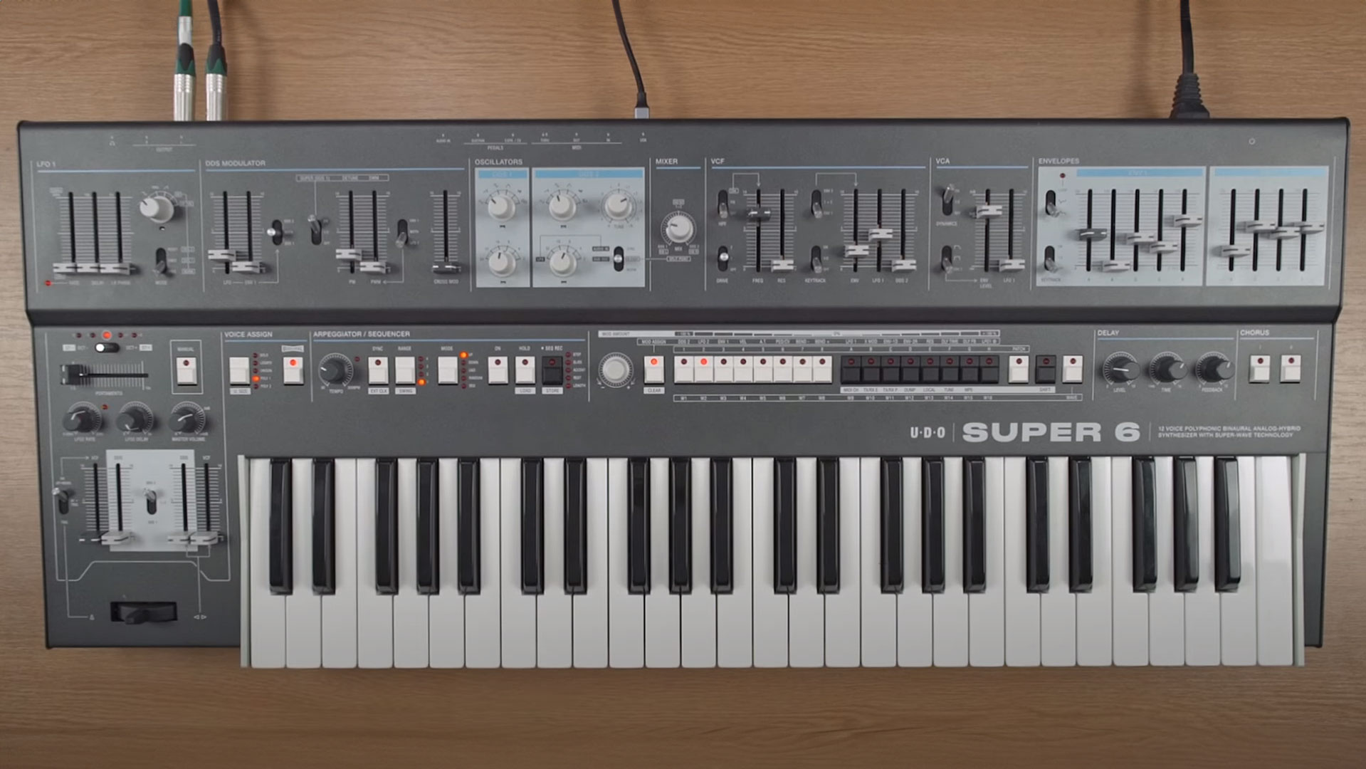 UDO Audio Super 6 Digital-Analog Hybrid Synthesizer 