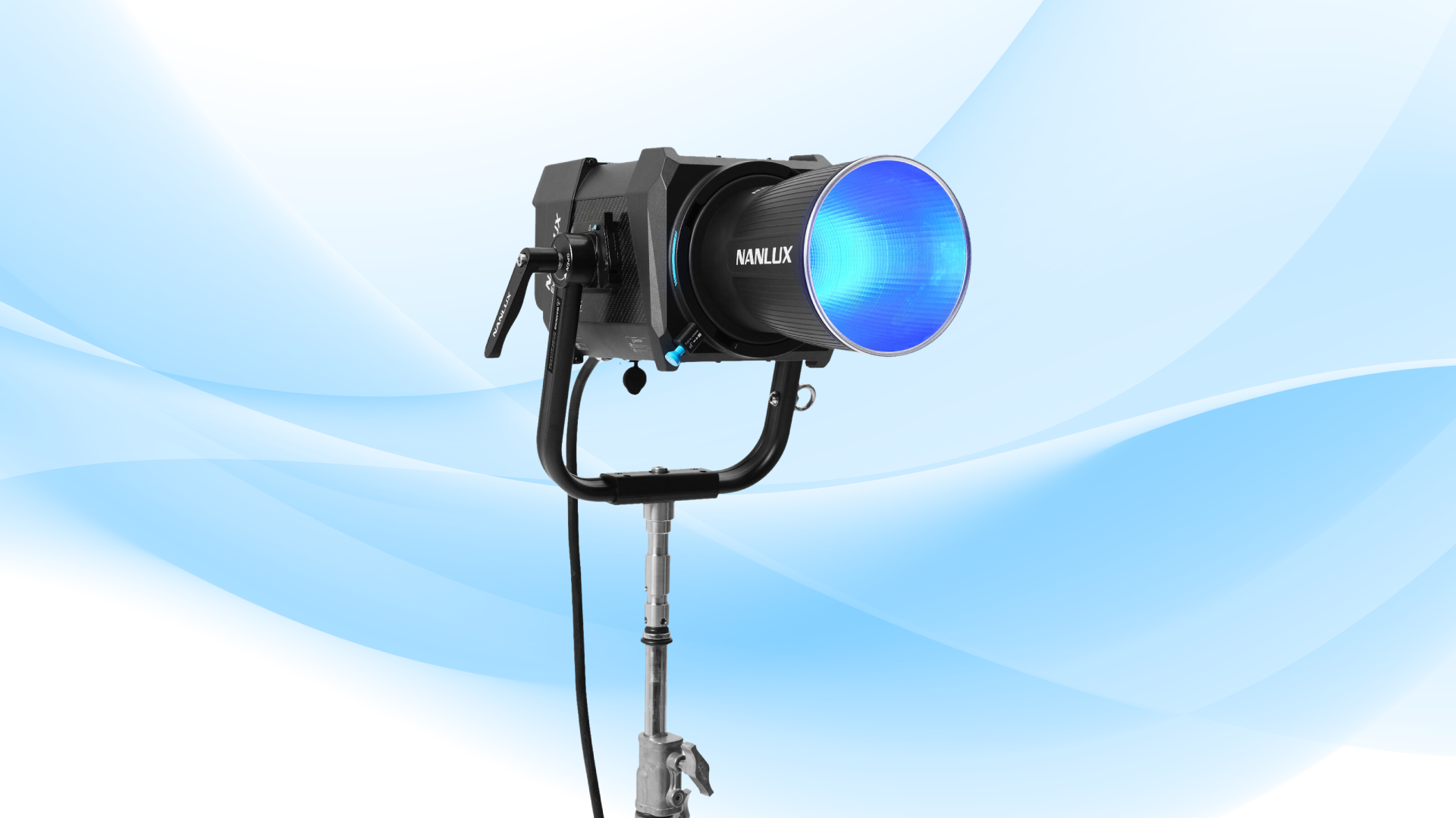 Nanlux Evoke 900C