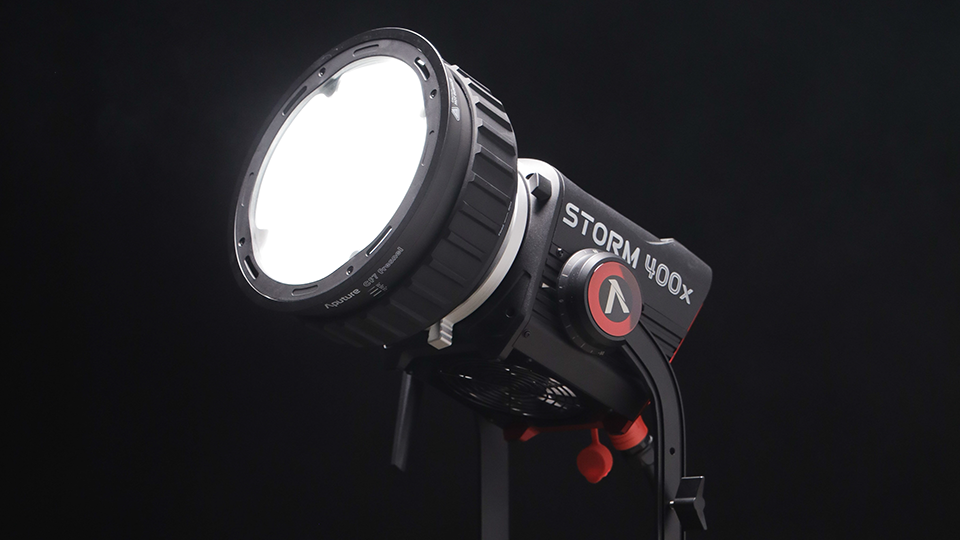 Aputure STORM 400x Bi-Color LED Monolight (Gold Mount) Aputure STORM 400x Bi-Color LED Monolight (Gold Mount)