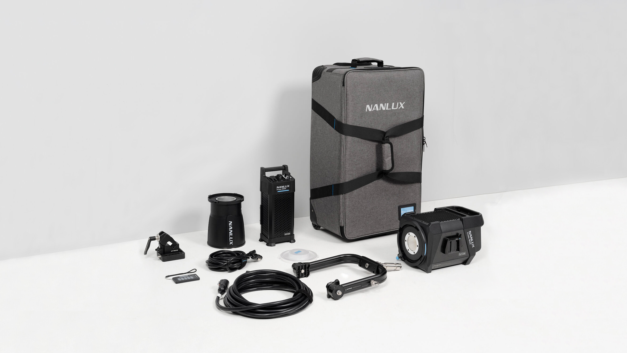 Nanlux Evoke 900C RGB LED Spot Light (Travel Kit)