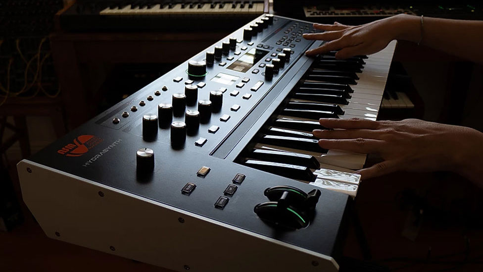 ASM Hydrasynth Keyboard Digital Wave-Morphing Synthesizer ASM Hydrasynth Keyboard Digital Wave-Morphing Synthesizer