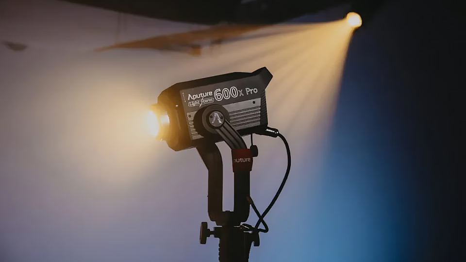 Aputure LS 600x Pro Bi Color LED Monolight Aputure LS 600x Pro Bi Color LED Monolight