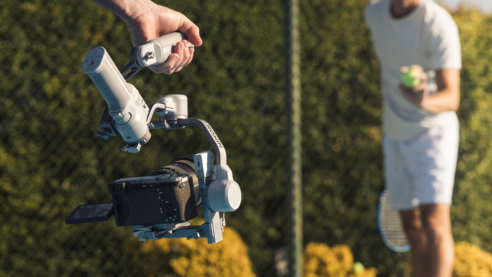 DJI RS 4 Mini Gimbal Stabilizer Combo