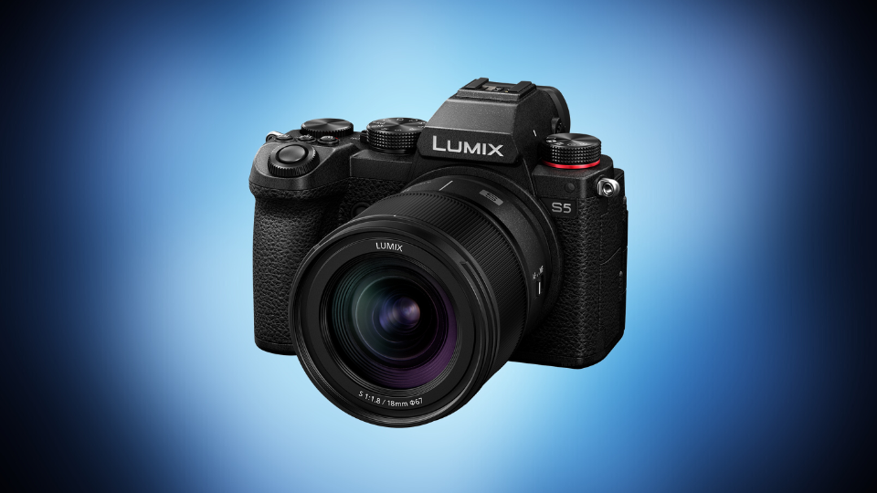 Lumix S 18mm f/1.8 lens Lumix S 18mm f/1.8 lens