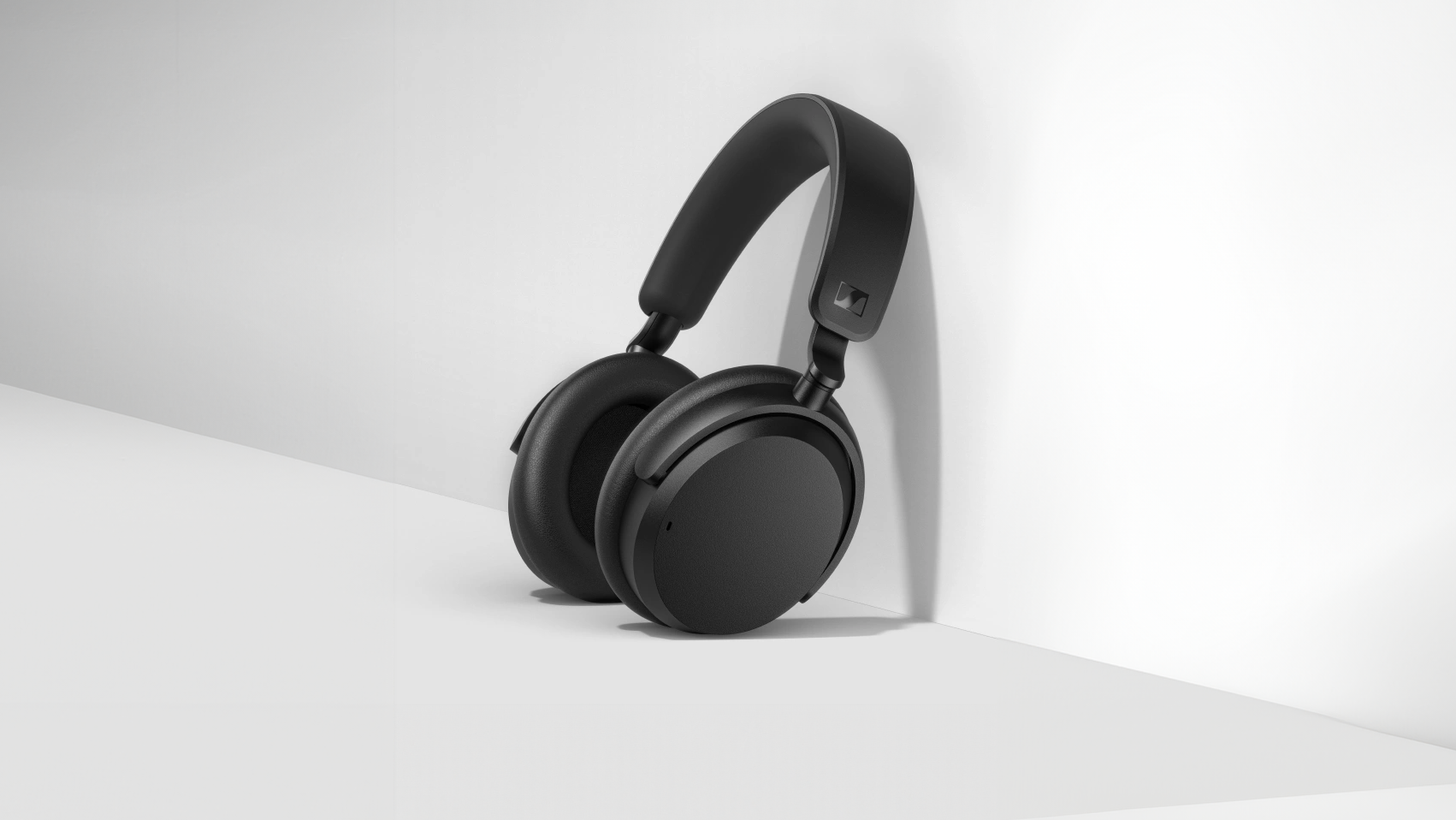 Sennheiser’s new ACCENTUM Wireless Noise-Canceling Headphones Sennheiser’s new ACCENTUM Wireless Noise-Canceling Headphones