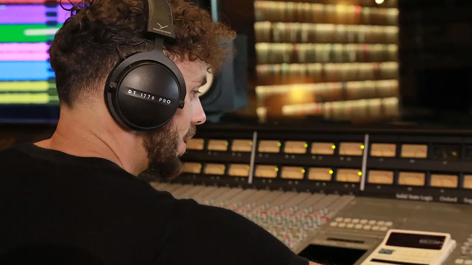 Beyerdynamic DT 1770 PRO MKII Over-Ear Closed-Back Studio Monitoring Headphones Beyerdynamic DT 1770 PRO MKII Over-Ear Closed-Back Studio Monitoring Headphones