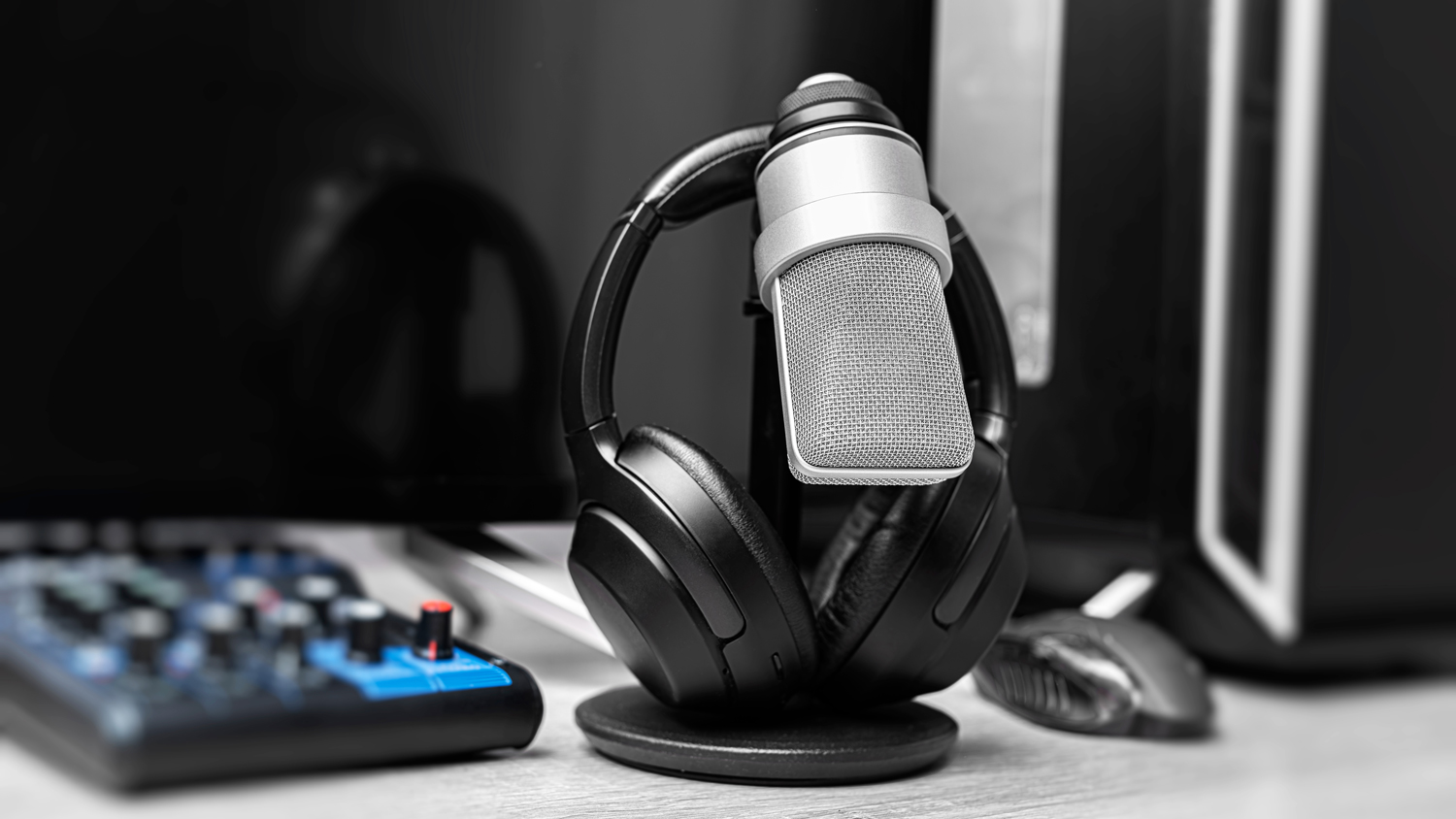 USB microphones&nbsp;can be easily plugged into a computer