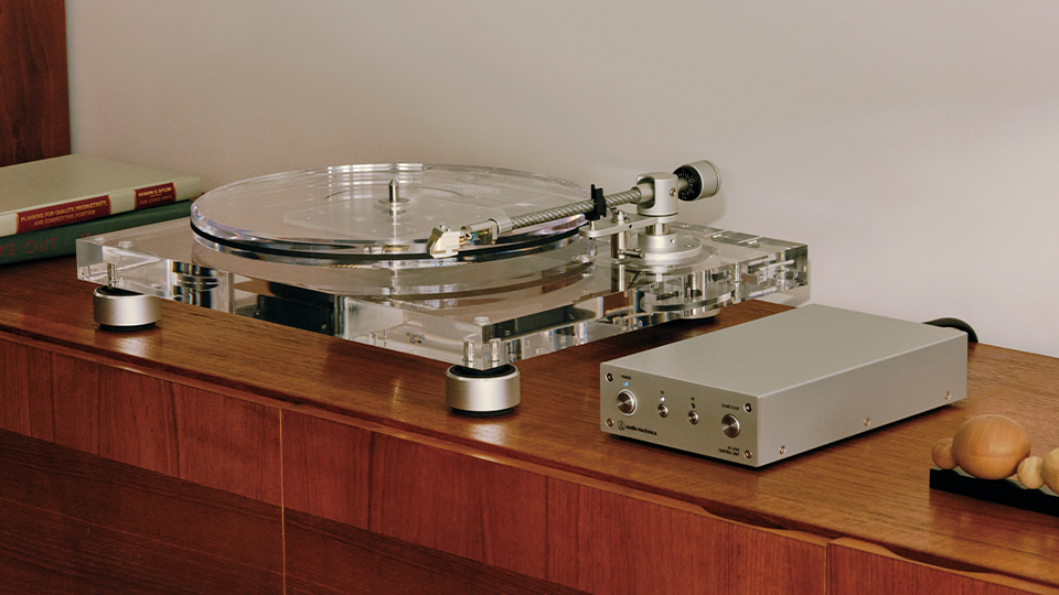 Audio-Technica AT-LPA2 Manual Two-Speed Turntable Audio-Technica AT-LPA2 Manual Two-Speed Turntable