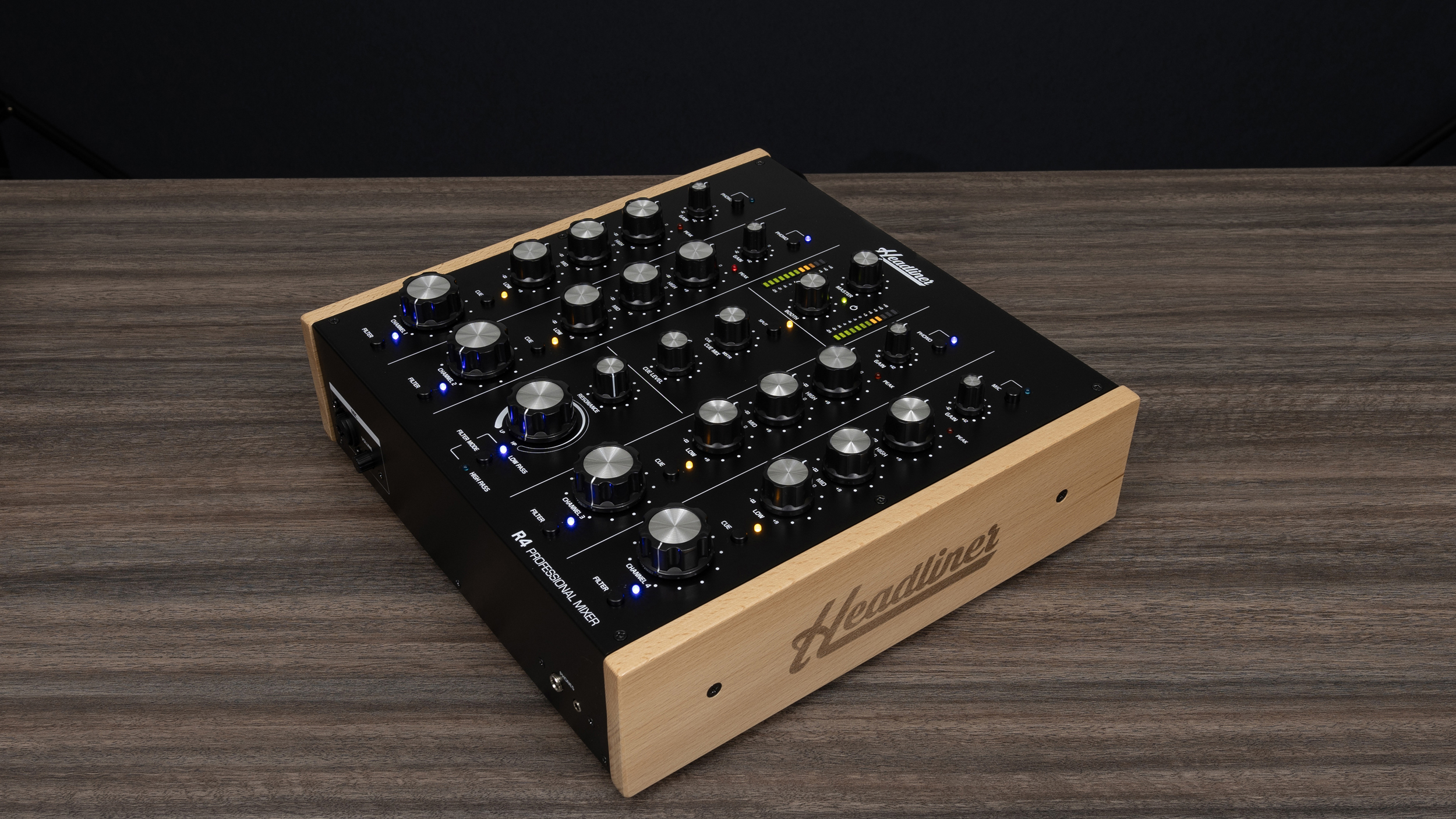 Headliner R4 4-Channel Rotary DJ Mixer Headliner R4 4-Channel Rotary DJ Mixer