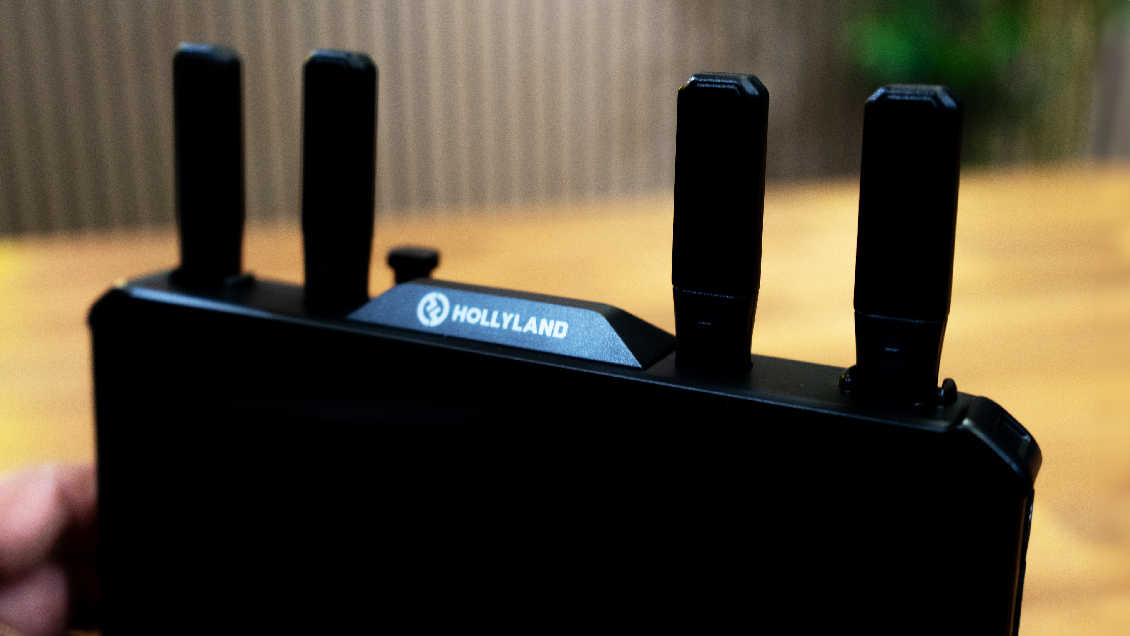 Hollyland Pyro 7 Ultra omnidirectional high-gain antennas
