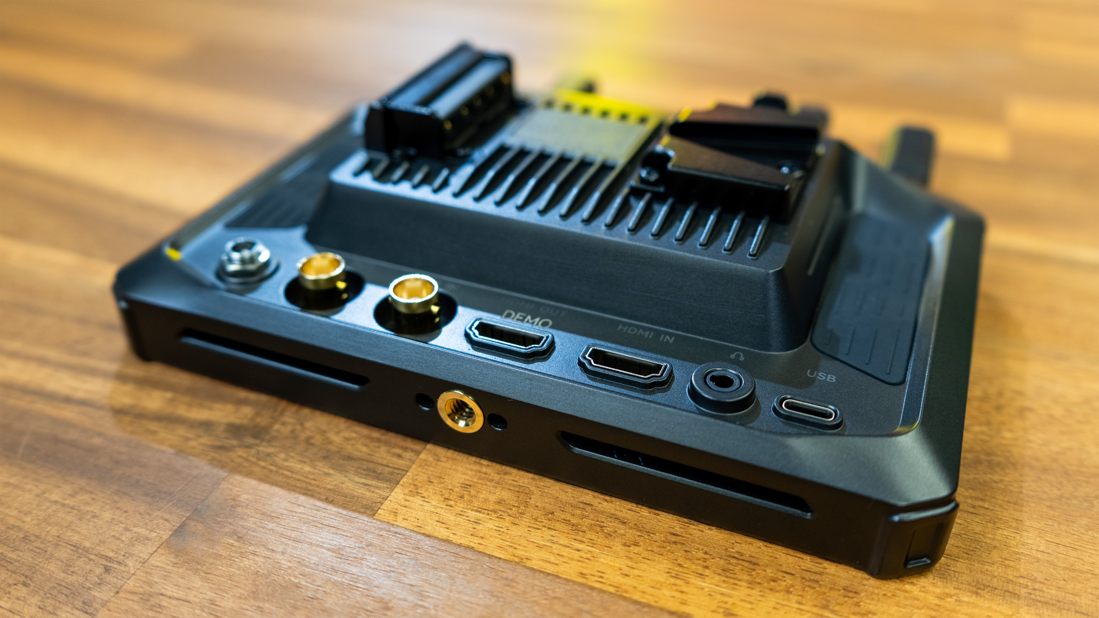Rear ports on the Hollyland PYRO 7 Ultra