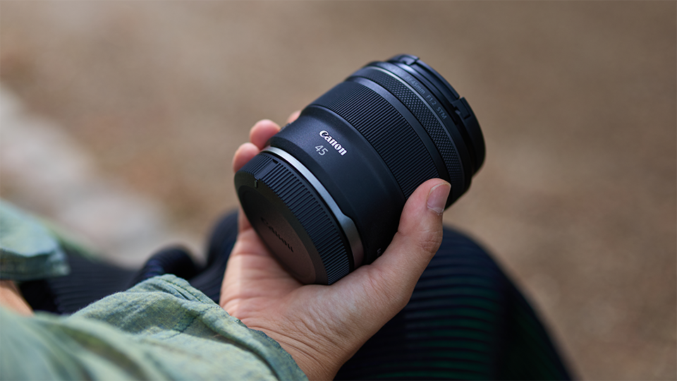 Canon RF 45mm f/1.2 STM