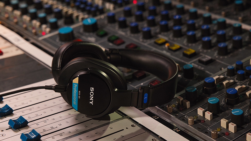 Sony MDR-M1 Closed Monitor Headphones