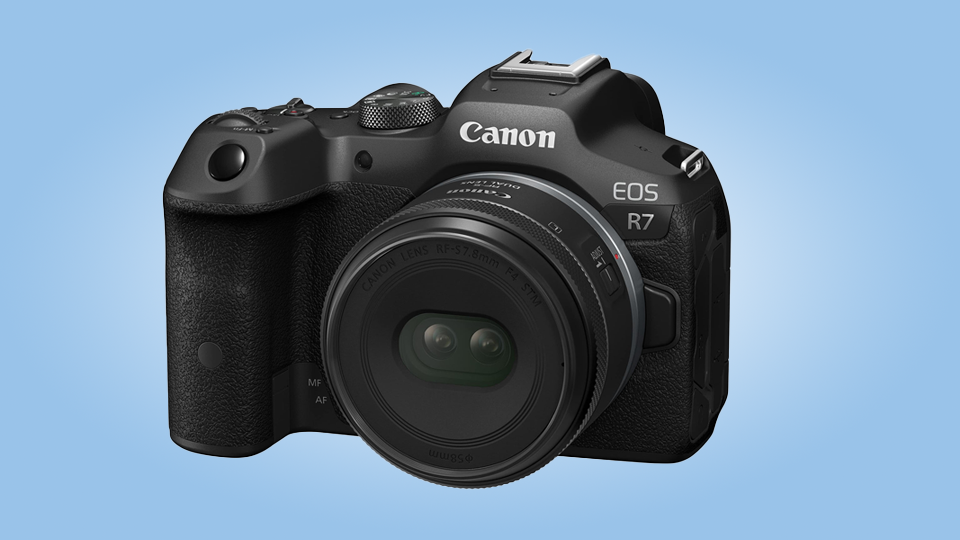 Canon RF-S 7.8mm f/4 STM Dual Lens