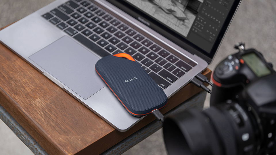 SanDisk 4TB Extreme PRO USB4 Portable SSD