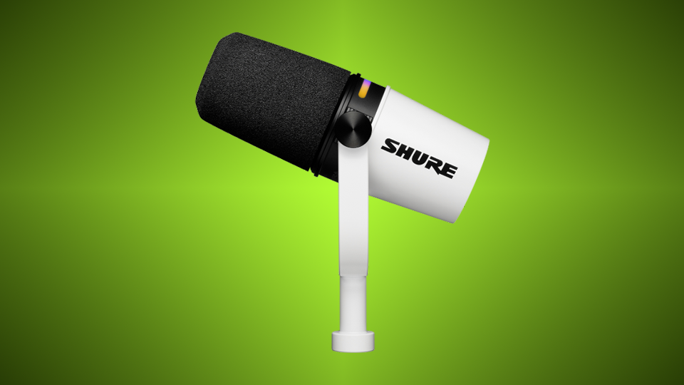 Shure MV7+ in White Shure MV7+ in White