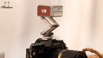 Harlowe Unveils Pocket Flash with Z-Axis Stand and Bi-Color LED