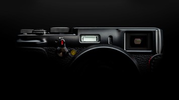 The Spirit of the Rangefinder Lives On in Compact Mirrorless Primes