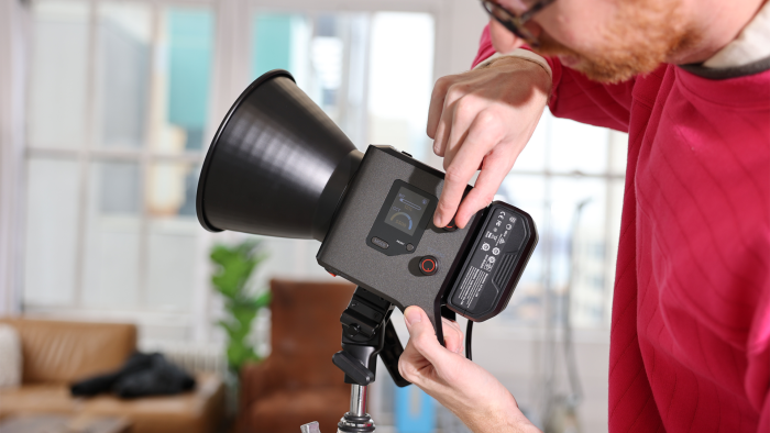 SmallRig RC 220B Pro Bi-Color LED Monolight SmallRig RC 220B Pro Bi-Color LED Monolight