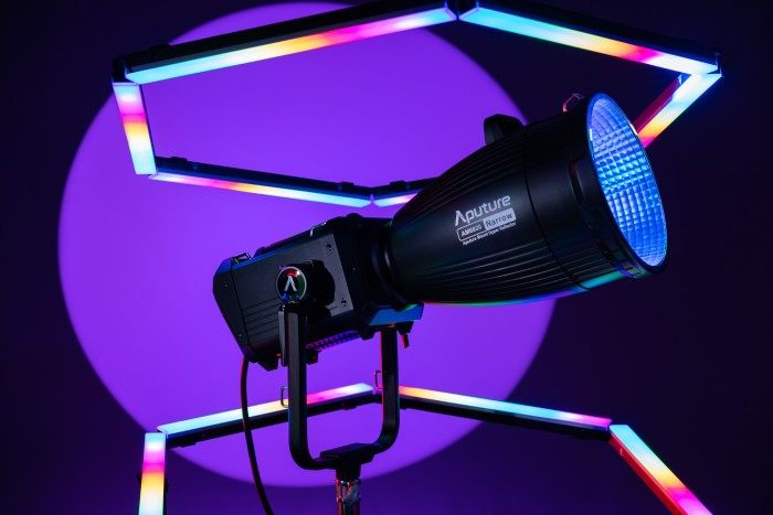 Aputure Electro Storm CS15 RGB LED Monolight Aputure Electro Storm CS15 RGB LED Monolight