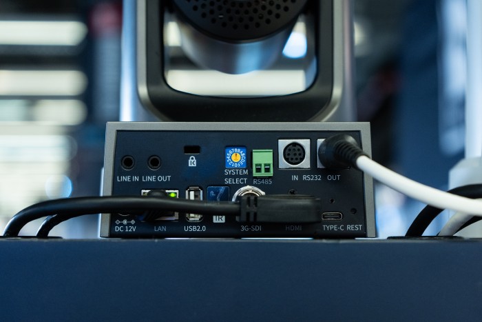 This camera outputs video via HDMI and receives power and control via Ethernet. This camera outputs video via HDMI and receives power and control via Ethernet.