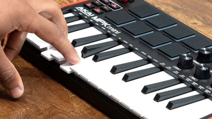 Akai Professional MPK Mini MK3 25-Key MIDI Controller
