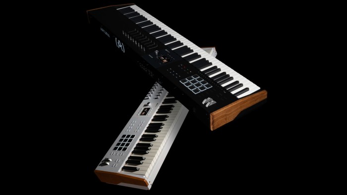 Arturia KeyLab 88 mk3 88-Key Hammer-Action Universal MIDI Controller