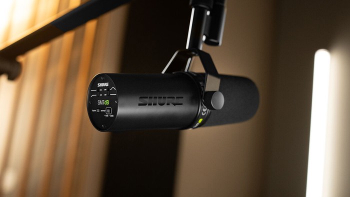 The sound you love, now with a built-in preamp. That’s what the Shure SM7dB promises with a nearly identical design and the option to boost gain as you need.