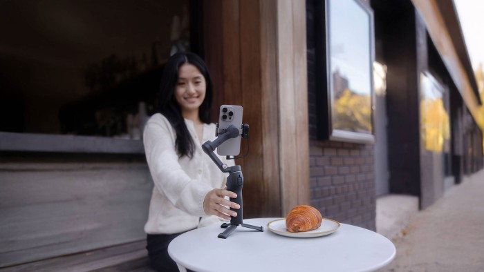 DJI Osmo Mobile 7P Smartphone Gimbal