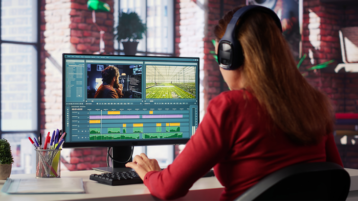 Choosing a Monitor for Video Podcast Editing