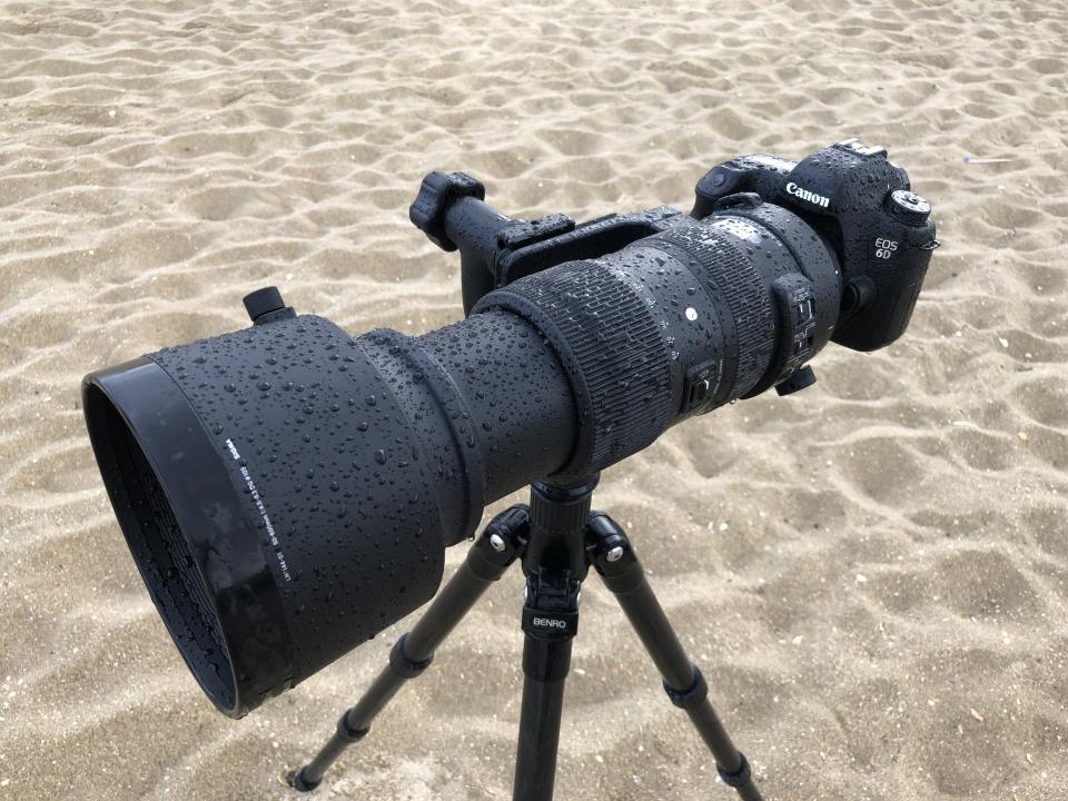 Caught in the rain without a cover? No problem. Sigma’s 60-600mm über-zoom is dust- and weatherproof.