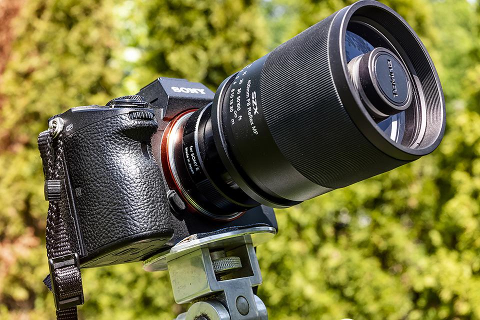  Tokina’s SZX 400mm f/8 Reflex MF mirror lens is ridiculously small, light, and focuses as close as 3’9”, which is amazingly close for a lens of this design.