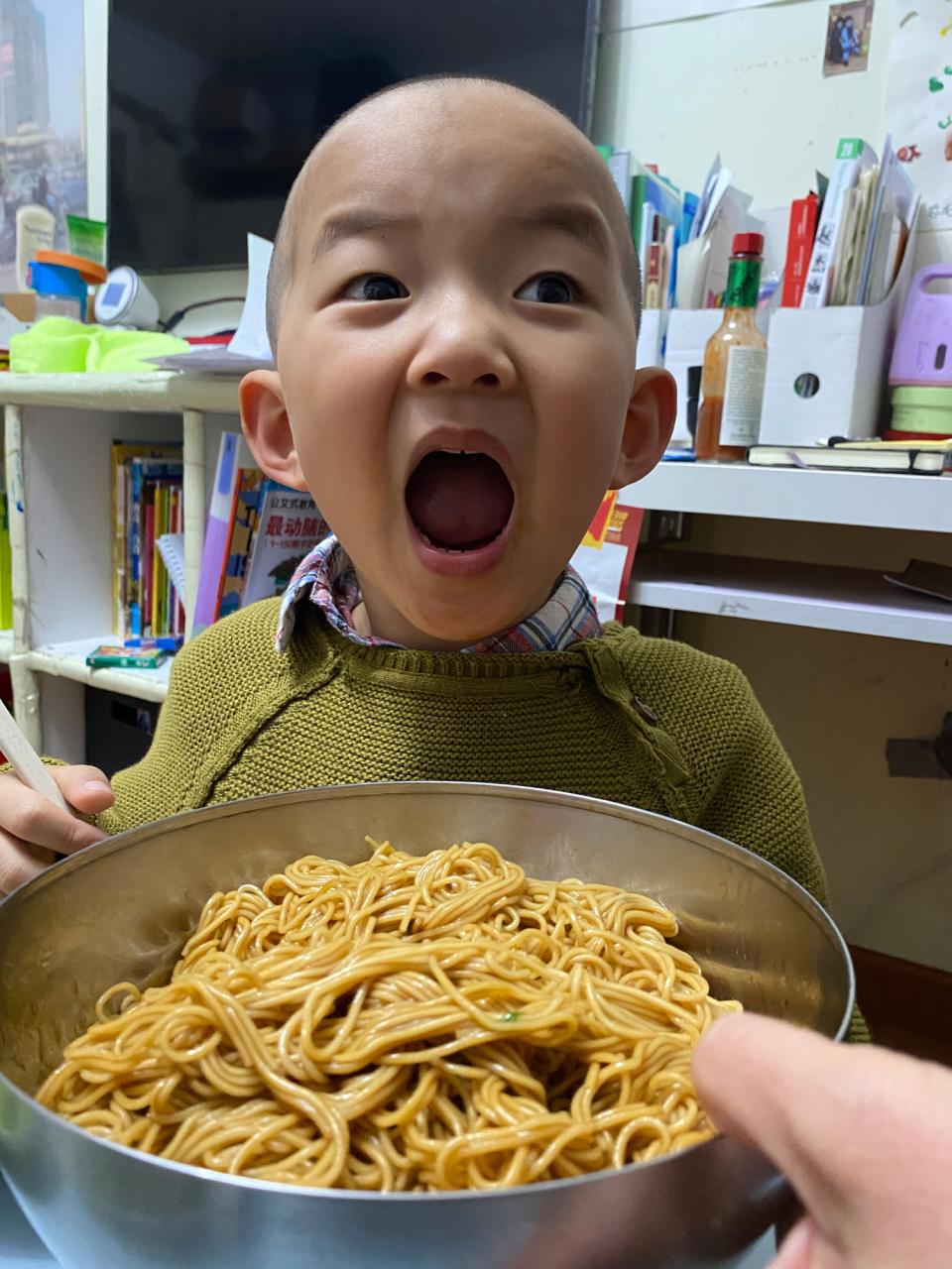 Chow’s 4-year-old son, Littler Chow, loves food, especially when it’s a simple noodle recipe cooked by his mother.