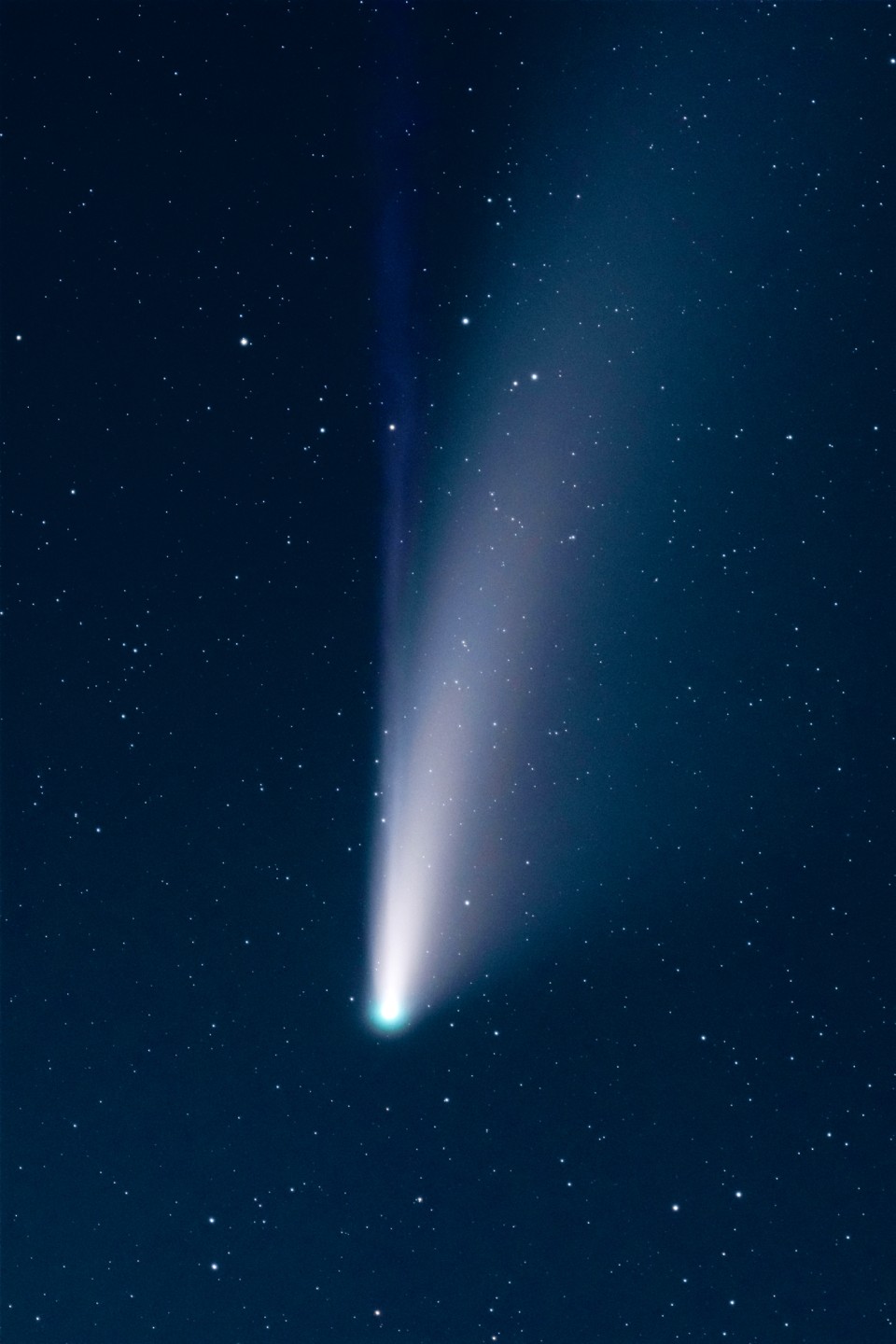 Comet NEOWISE captured at 525mm. Comet NEOWISE captured at 525mm.