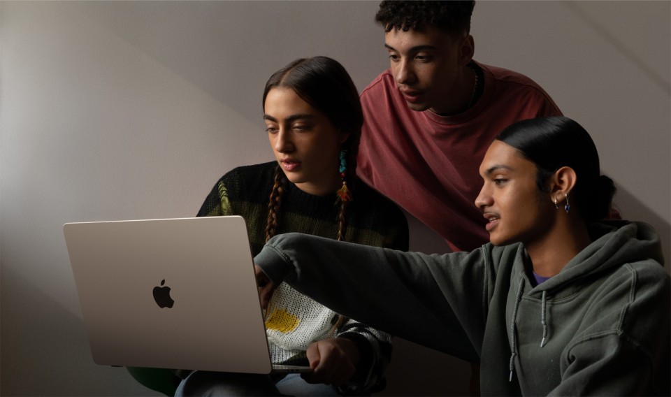 Everything you love about the M2 MacBook Air—battery life, lightweight design, and more—now with a larger 15” Retina display. Perfect for those looking for more screen real estate and for more collaborative environments.