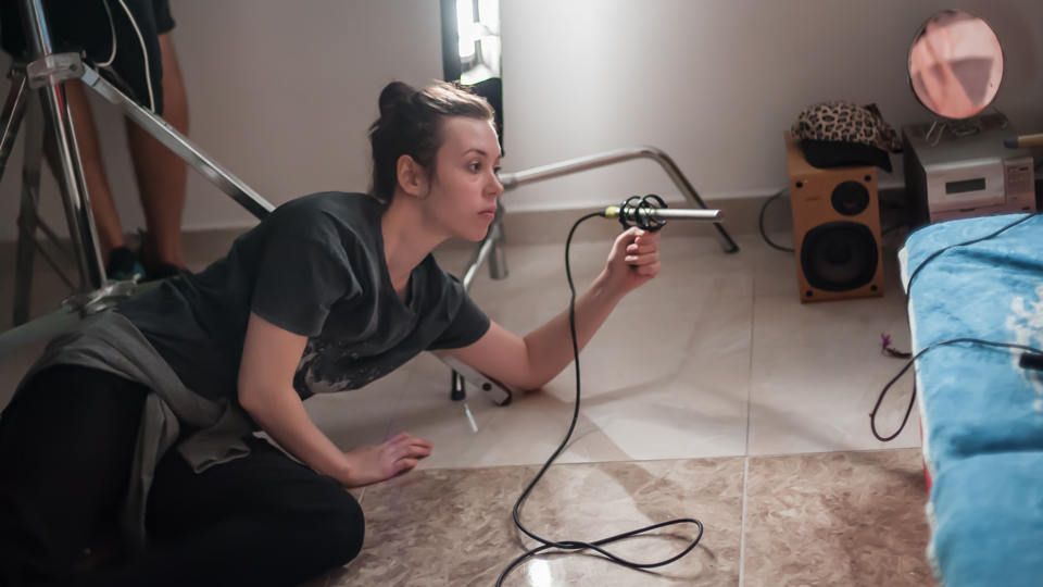 What is a Shotgun Microphone: How it Works and When to Use it