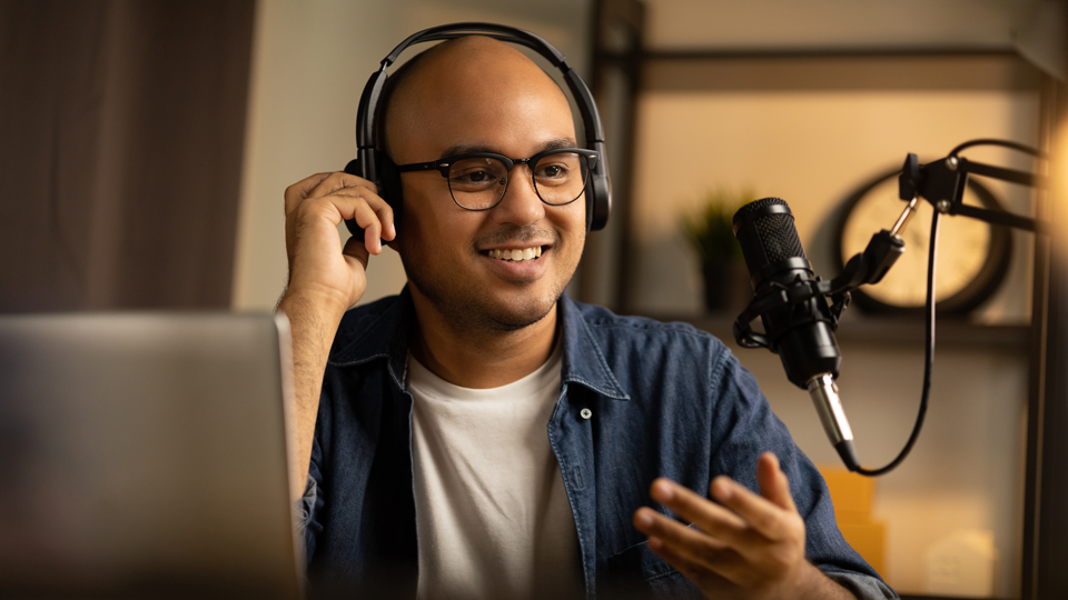 How to Choose a Microphone for Podcasting