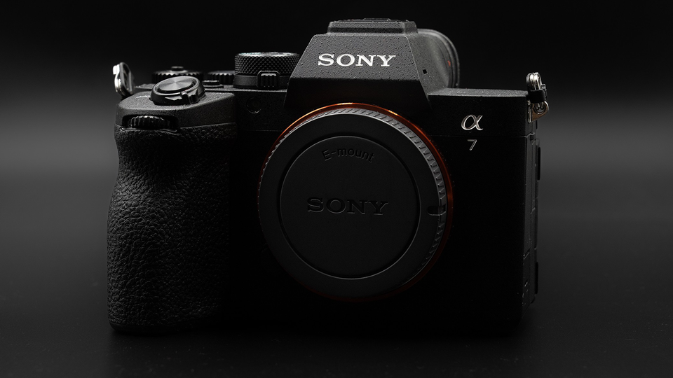 Hands-on Review: Springtime with the Sony A7V