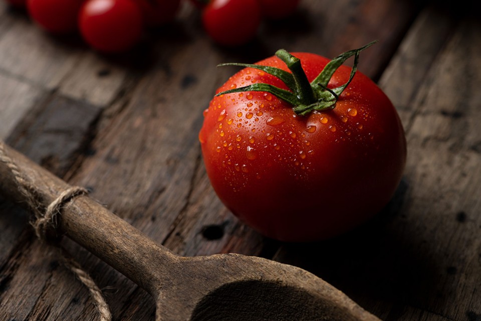Want to create images like this without fancy lights? Read on to learn how.