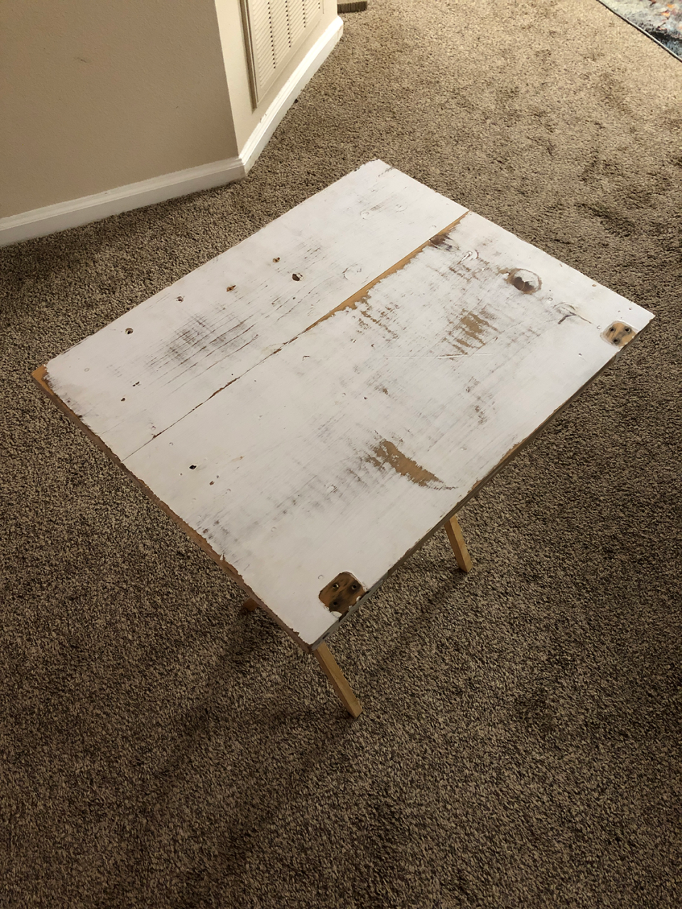 Simple wood surfaces with white paint