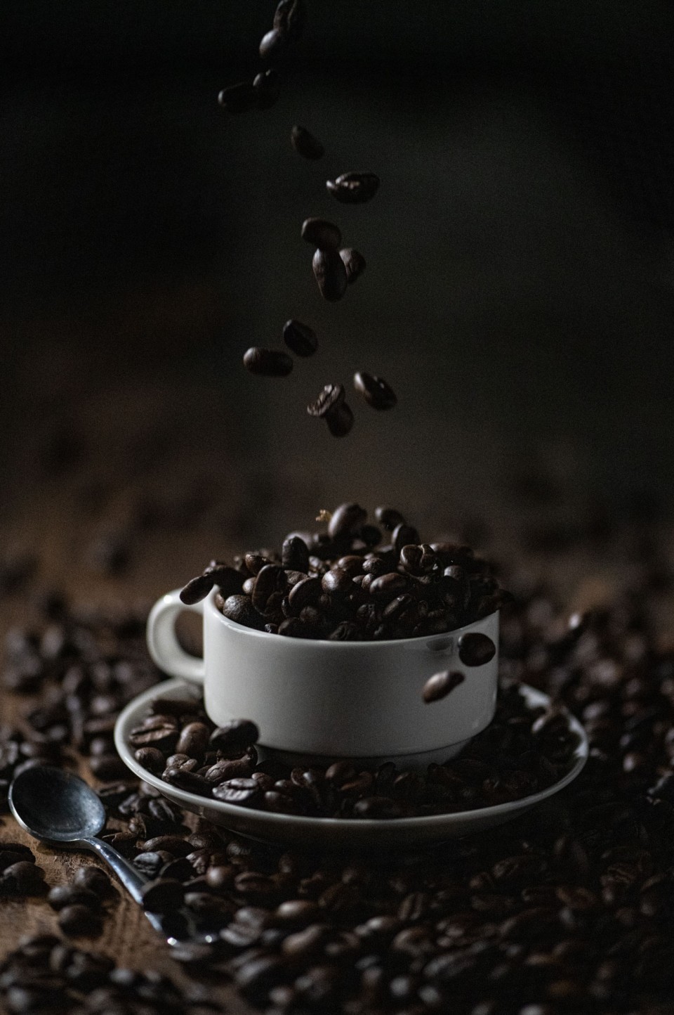 The beans are almost frozen but the image is full of noise.
