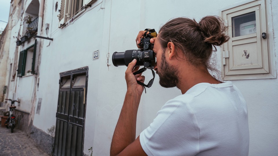  5 Recommended APS-C Lenses for Travel Photography