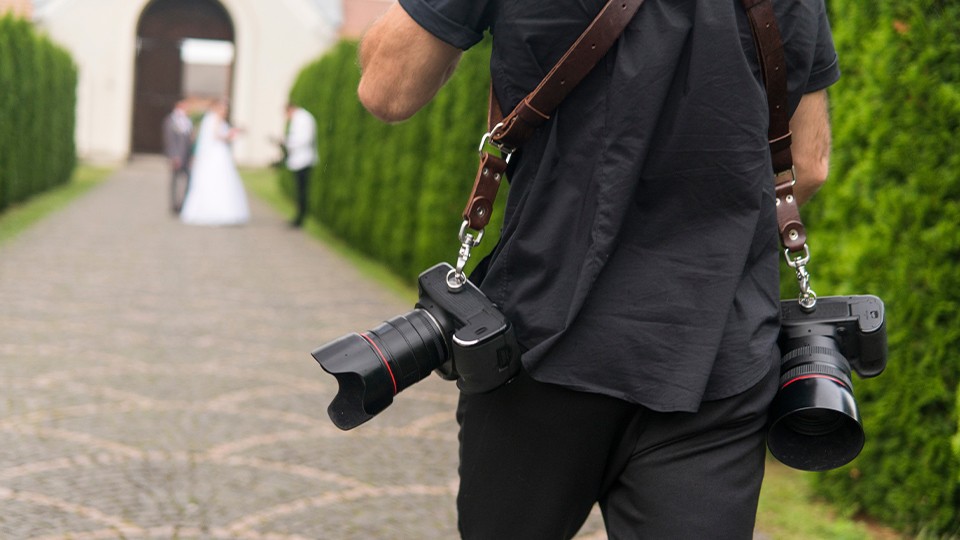 Great Accessories Every Wedding Photographer Should Have