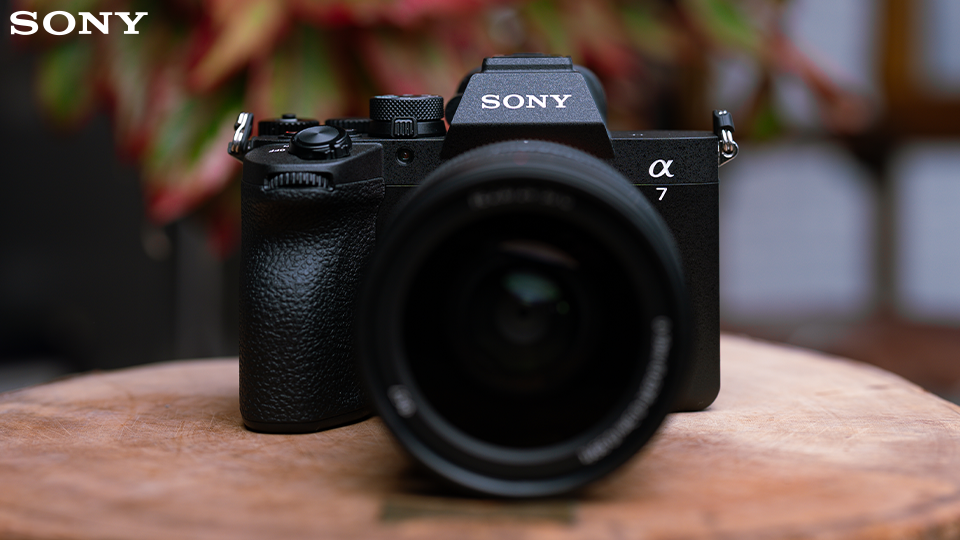 Sony Announces Long-Awaited a7 V, and a New Kit Lens