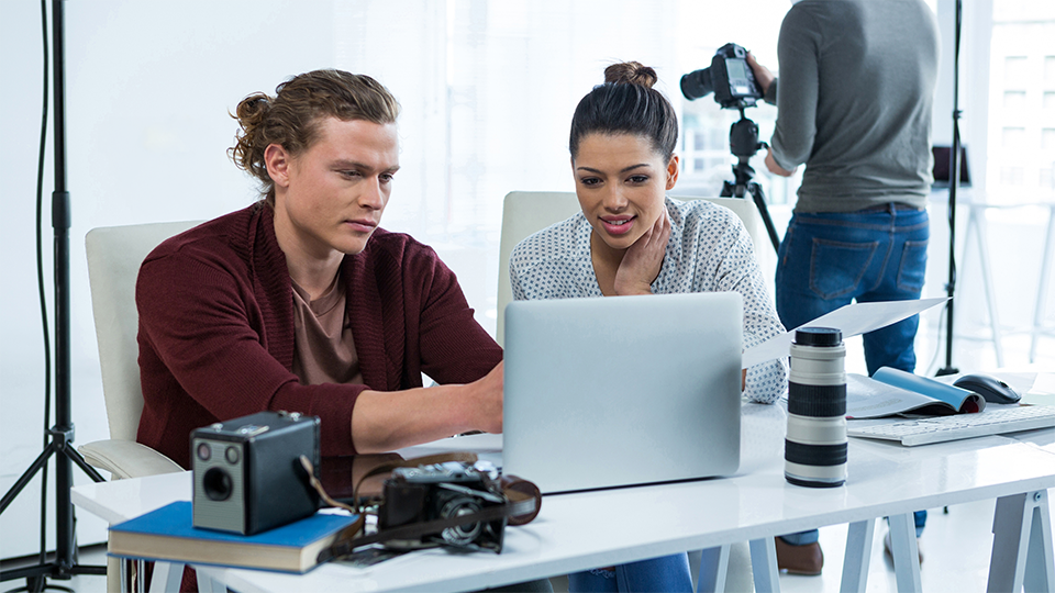 Essential Features for Intermediate Creative Laptops